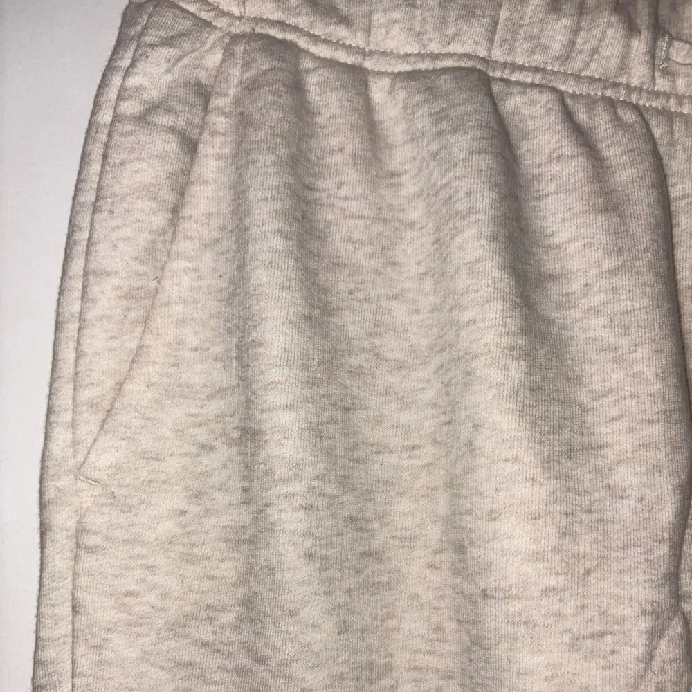 Aritzia TNA Cream Jogger Sweatpants - Picture 4 of 7